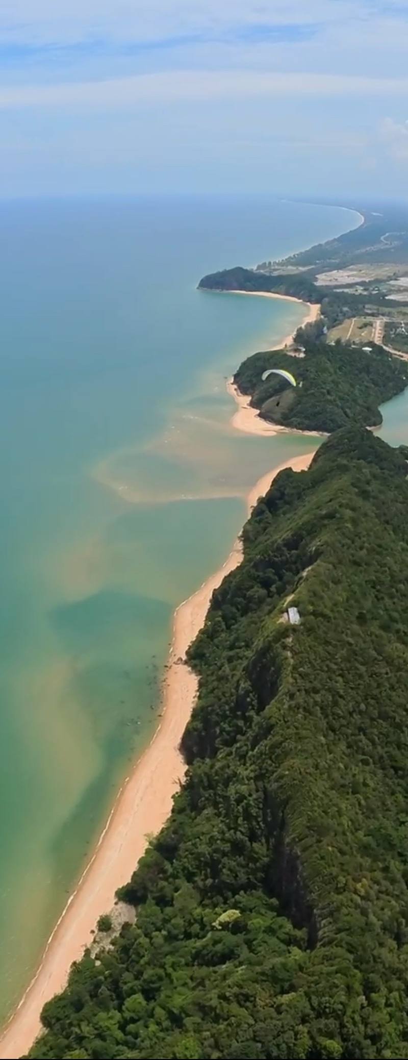 Bukit Bubus paragliding — pilot photo 4