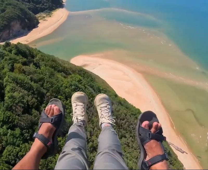 Bukit Bubus paragliding — pilot photo 3